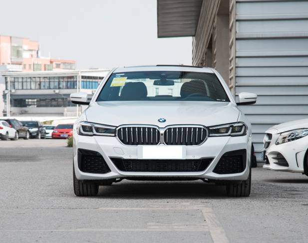 宝马五系和奥迪a7l对比测评,后者颜值和动力表现更佳_搜狐汽车_搜狐网