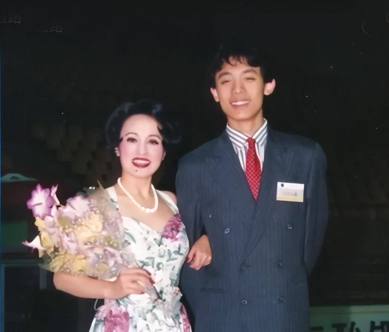 她是国家一级演员,会31国语言,当红时被丈夫抛弃,晚年成女总裁_朱明瑛