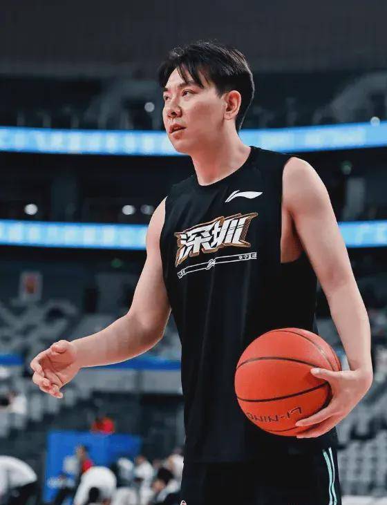 深圳男篮签下前广厦控卫,完成总冠军拼图,冯欣联手沈梓捷_比赛_赛季