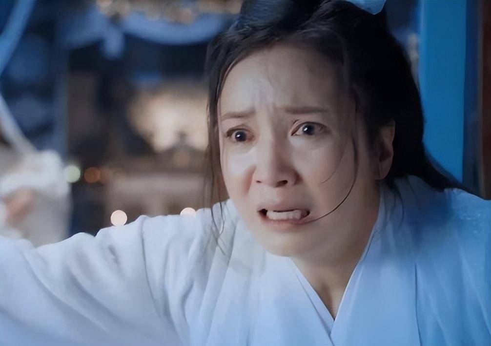 她长得漂亮,演技好,父母却一个瘫痪,一个截肢,丈夫将她宠成宝_胡小庭