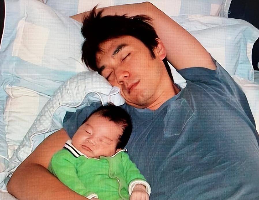 依轮:热爱唱歌,凭《爱情鸟》出名,经历两段婚姻仍不改初心_西华_黄琏