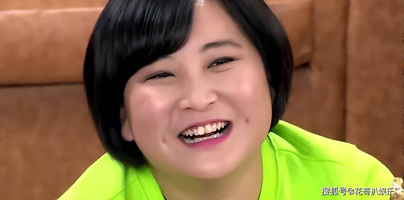 贾玲宣布新电影定档时,只有张小斐心疼她,九年的深情换来了回报_观众