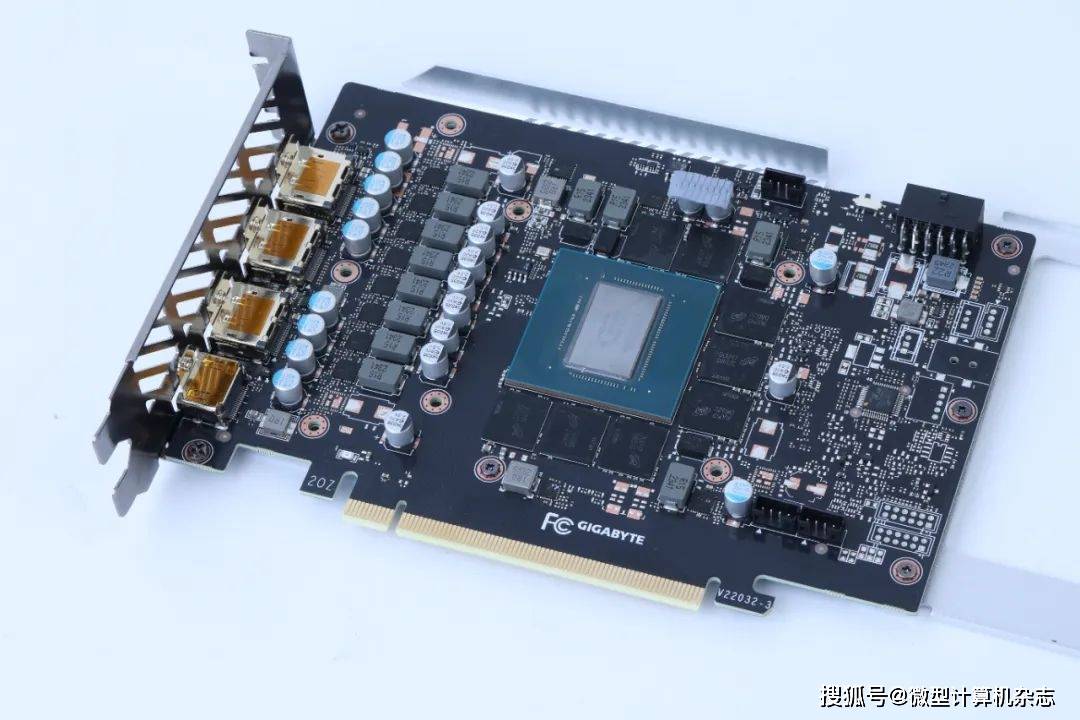 白衣加身,冷静优雅——技嘉geforce rtx 4070 ti   oc