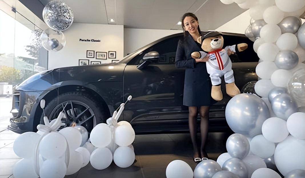 女销冠一年卖出170辆保时捷,女销冠真容被曝,网友:不靠脸销售_牟倩文