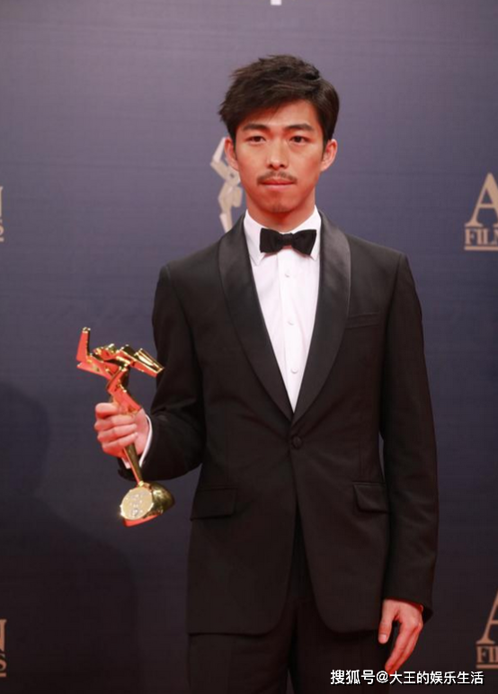 40岁谭卓和"黄毛"章宇公开"示爱",《药神》中两人早有迹可循