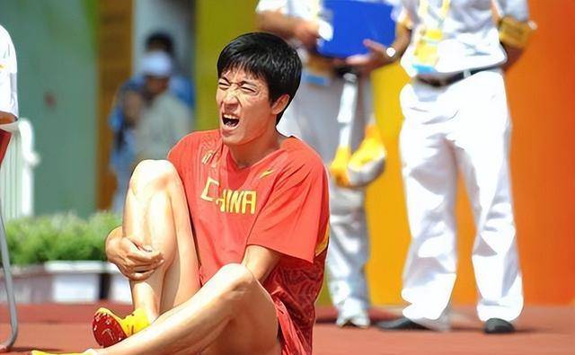 40岁刘翔身价10亿,退役7年"吃喝玩乐"躺平,二婚六年无儿无女_生活