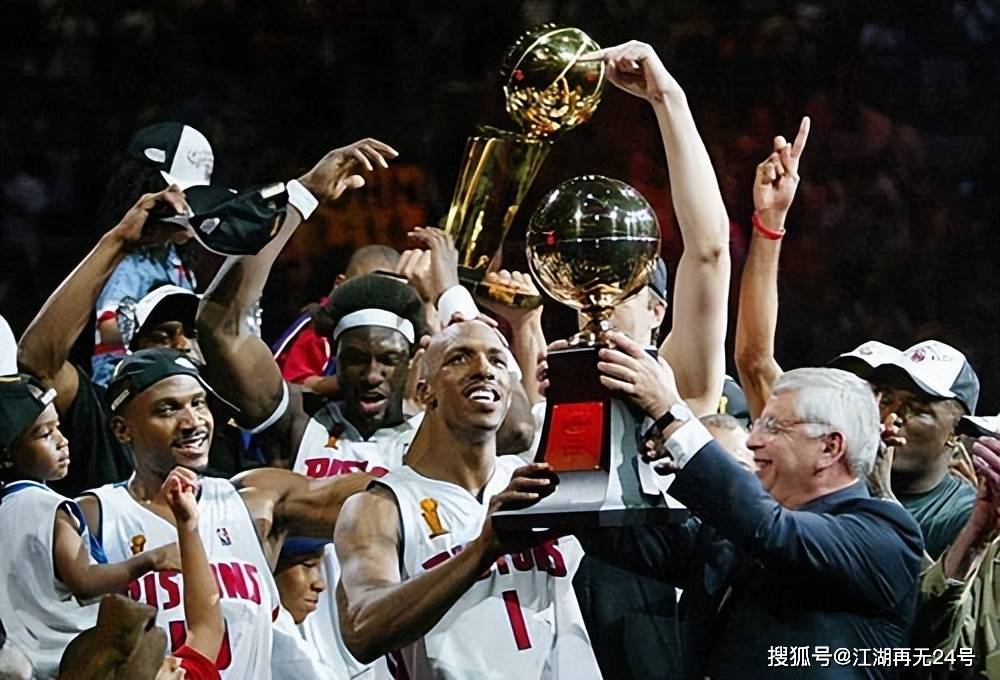 04年活塞击败湖人f4夺冠,比卢普斯场均21分3板5助,ok组合呢?