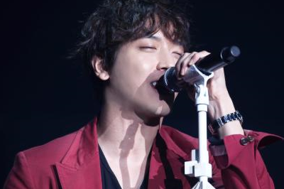 郑容和想解约单飞被公司坑 想入伍却遭到公司反对推迟入伍_事情_合约