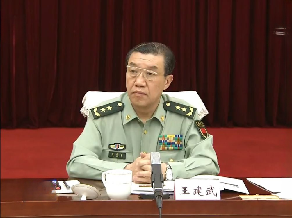 当两人在去职西藏军区主官职务后,许勇中将来到了成都军区担任善后办