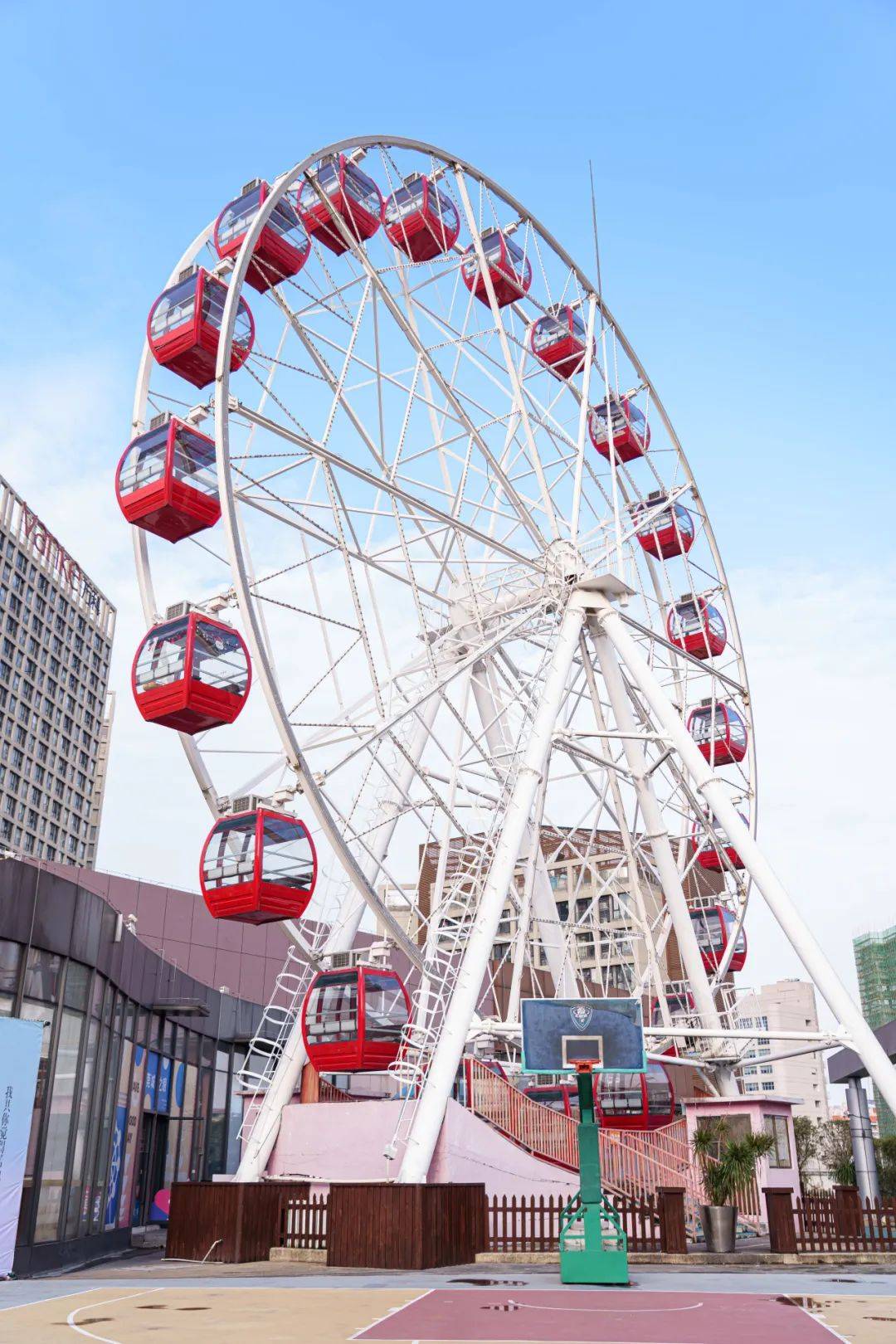 转运摩天轮包厢,消费送福袋.春节就来这mall过!_城市广场_万科_创意