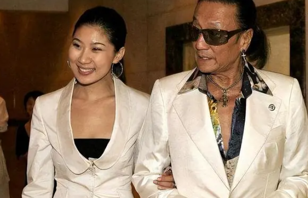 谢贤前女友coco:被男友养了12年,用青春换来2000万,如今怎样了