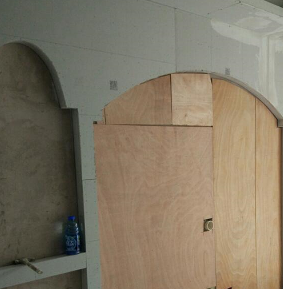 同是几块木板做出来电视背景墙,但是大家却非常喜欢第二个_框架_造型