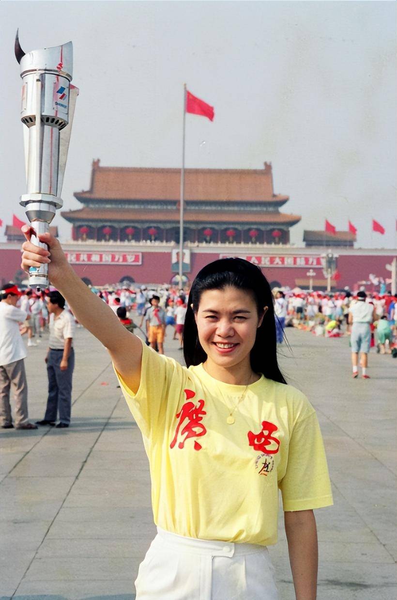 羽坛皇后关渭贞:遭裁判打压丢奥运冠军,退役后从政,婚姻引猜测