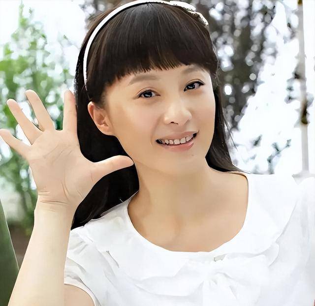 可云徐露:娇生惯养却不骄横,嫁大7岁丑导,如今女儿是她的骄傲_徐璐