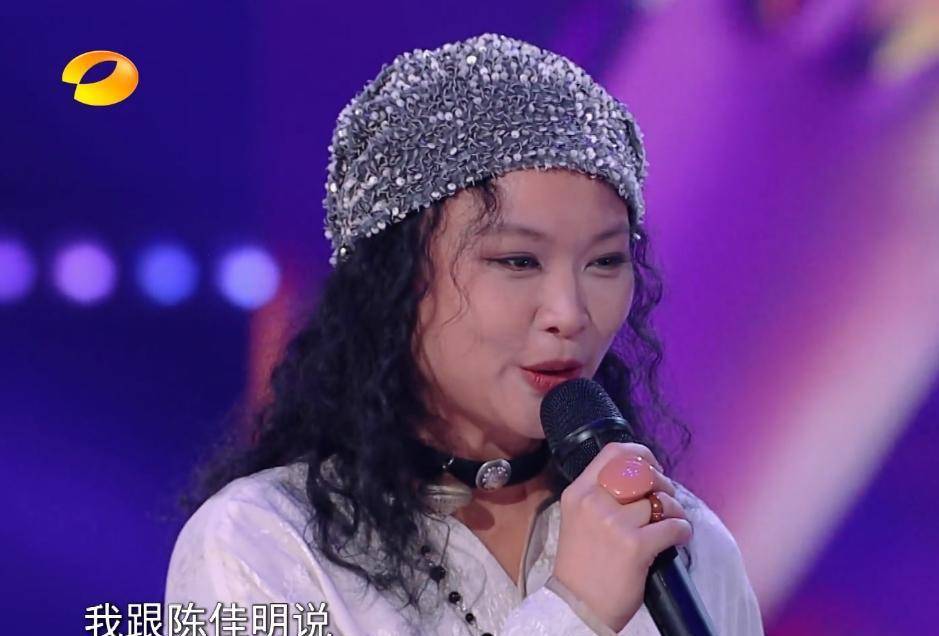 许美静与李宇春倾情合唱,仍不忘提及陈佳明,这个男人曾害得她患上精神