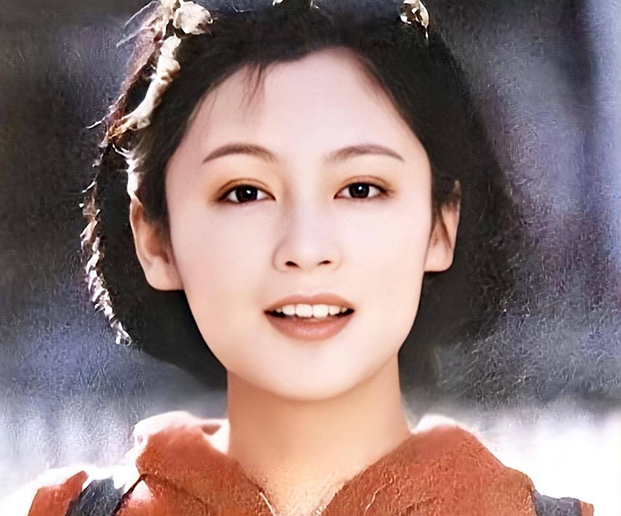 "大陆第一美女",嫁大16岁名导,婚后活成无数人羡慕的江湖人_陈红_角色