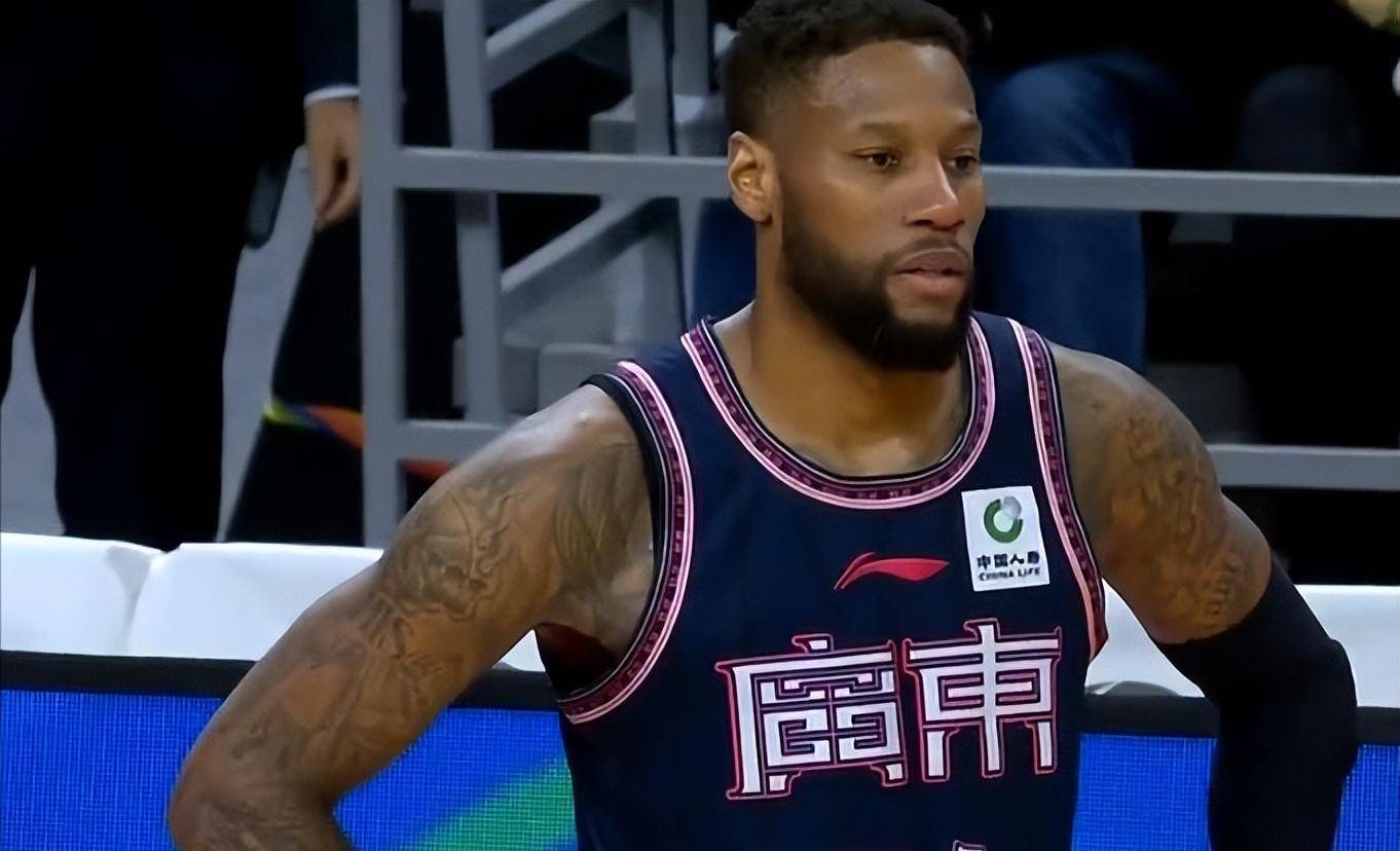 这一夜,广东队的体面,被一个"矮个"挣了回来_威姆斯_比赛_徐杰