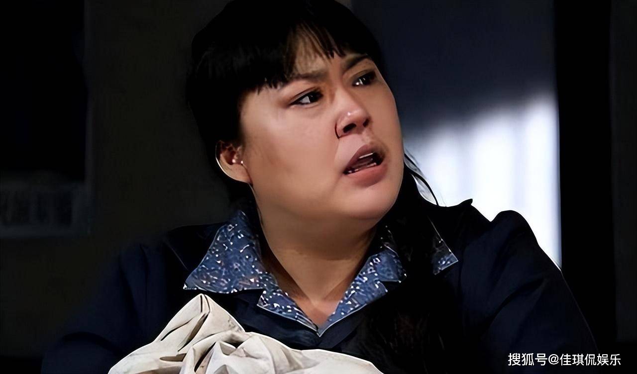 李菁菁:三婚三离,老公都比她小,患乳腺癌后与女儿相依为命_婚姻_张