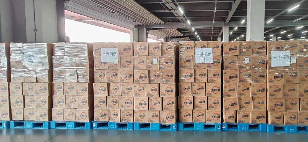 4000箱方便面应急物资发出!_中国_食品_地震