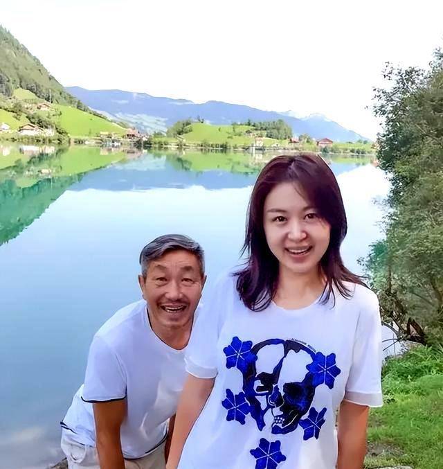 老戏骨杜源:4岁认识爱妻,结婚41年零绯闻,女儿成了最大骄傲