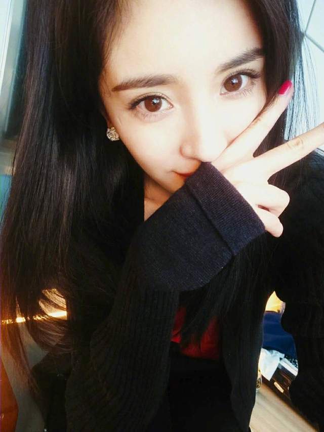 杨幂回应三亿对赌协议,去年退出公司,与嘉行已无商业关联_企业_事业