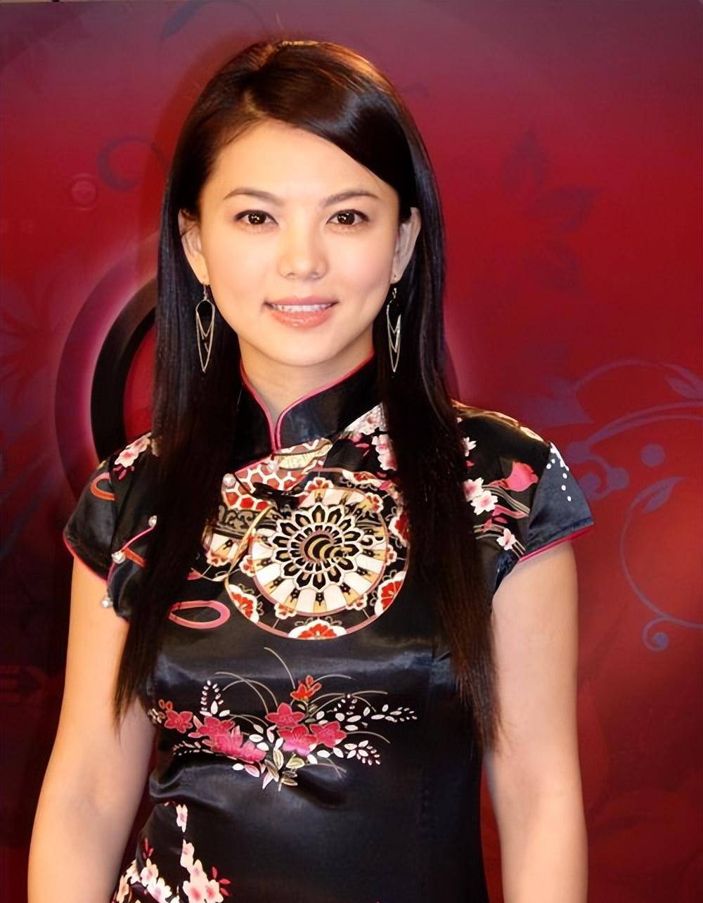 李湘宣布退休后又复工!被传身家5千亿的她却惨败爱情?_生活_金钱_方式