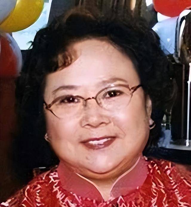 著名演员李明珠:荧幕上是普通老太太,现实中是德高望重的老教授_银幕