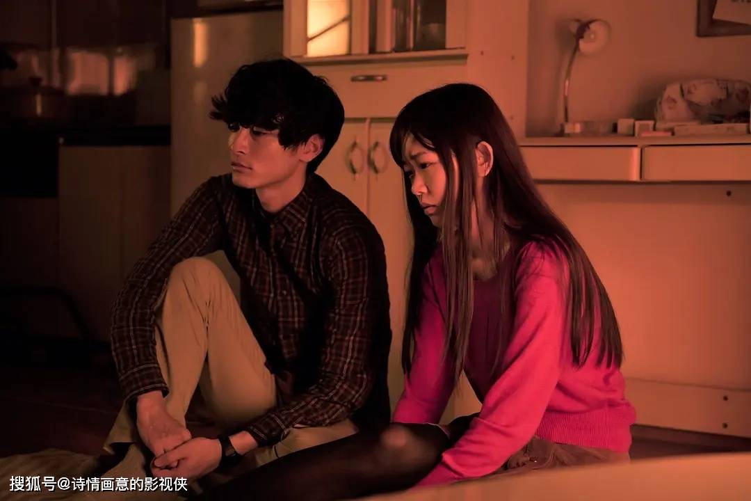 日本变态伦理电影《我在你床下》窥探与恐惧交织的现代寓言_观众_生活