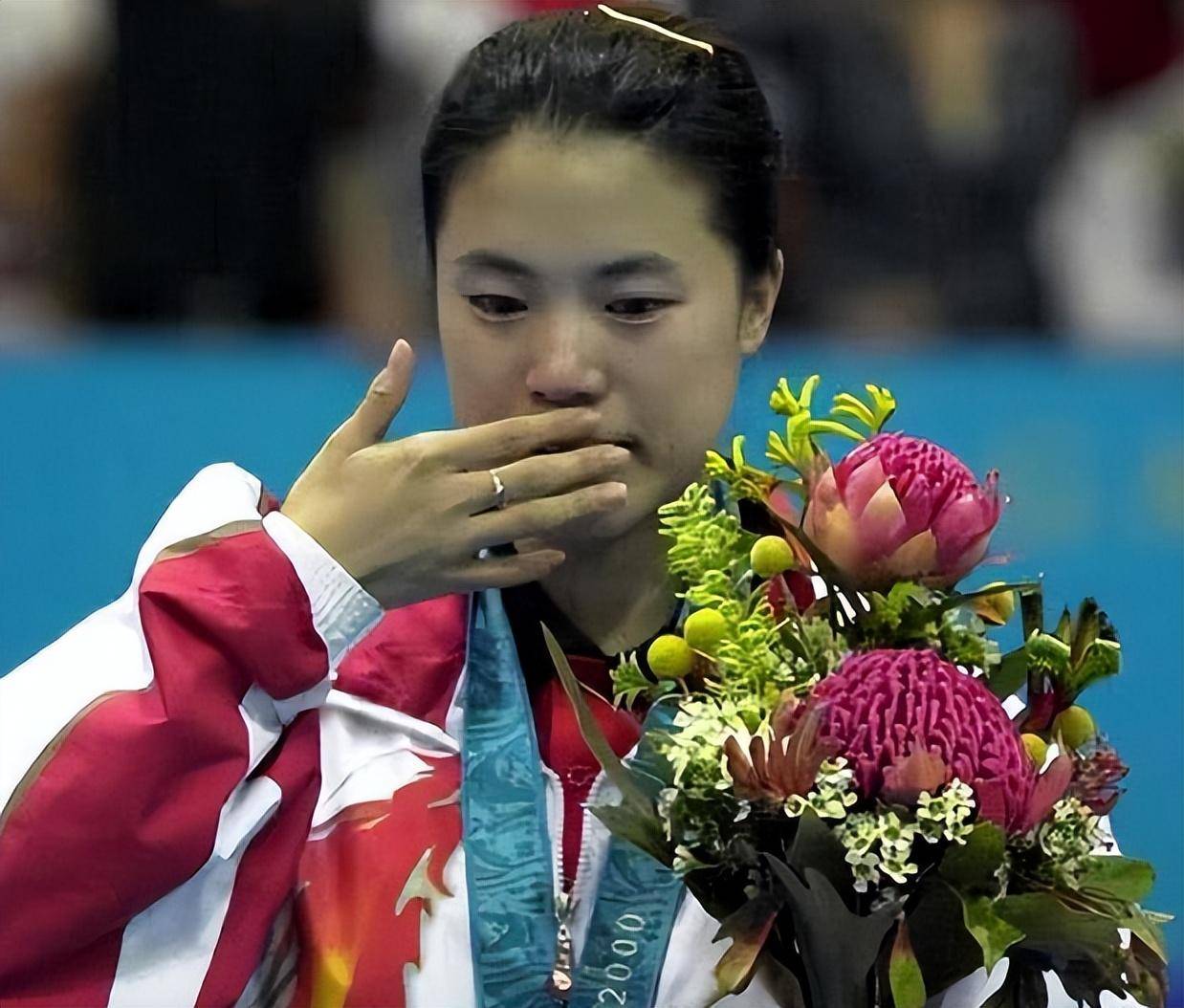 王楠:为国夺24个世界冠军,婚后47天查出癌症,豪门丈夫不离不弃_因为