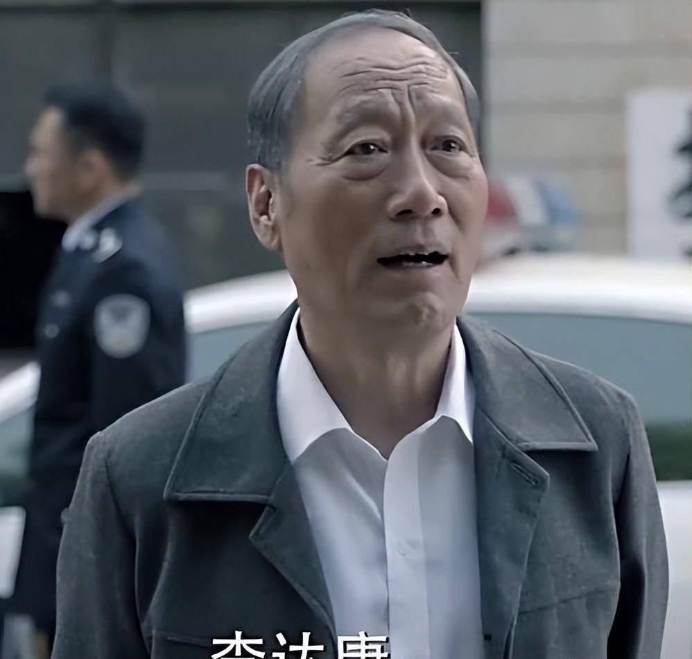 侯亮平_钟小艾_工作