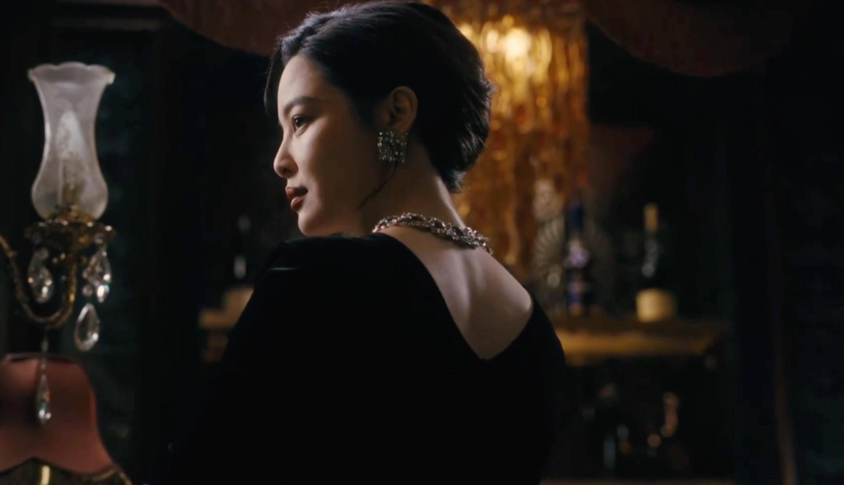 翟天临新加坡开讲座,颜值崩坏显苍老,网友关心他和辛芷蕾分手没_感情