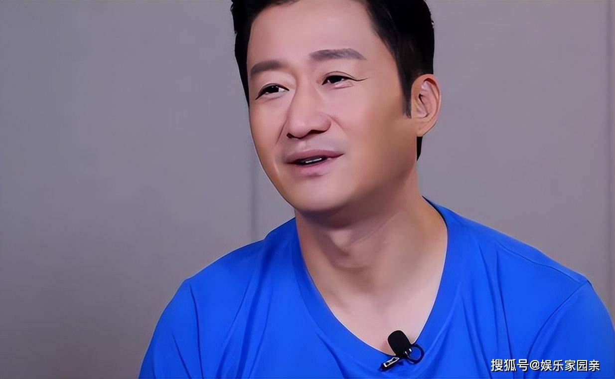 吴京问董宇辉:刘德华之后,何时请张学友做客?