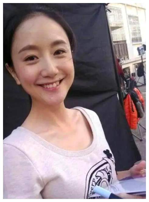 曾为救父16岁投身影坛,黄轩前女友今39岁,面容大变引猜疑