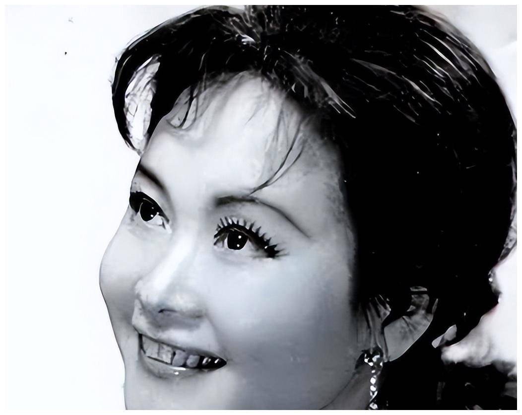 愧疚的李谷一:初婚嫁给恩师,二婚嫁给粉丝,79岁两任丈夫已离世_首歌