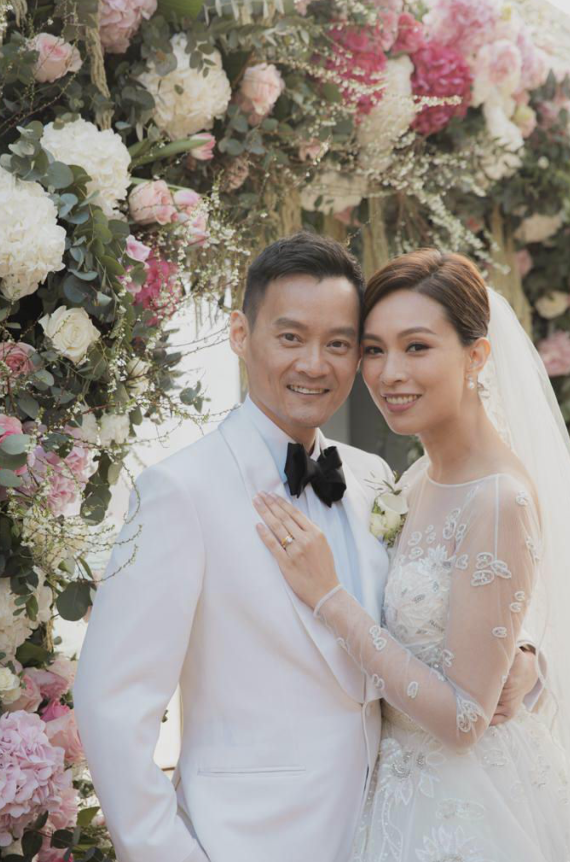 58岁梁荣忠被曝已婚,婚后低调离职电台,曾承诺为钟丽淇终生不娶_对方