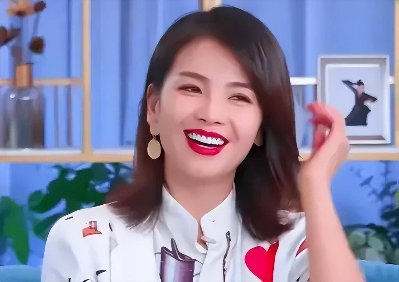 演员到底该追求"完美"还是"自然美"?_观众_问题_牙齿