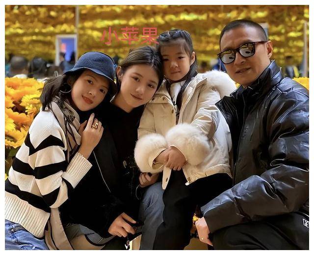 葛荟婕直播怒斥汪峰,自曝18岁小苹果要出道,不满女儿签那英公司_风格