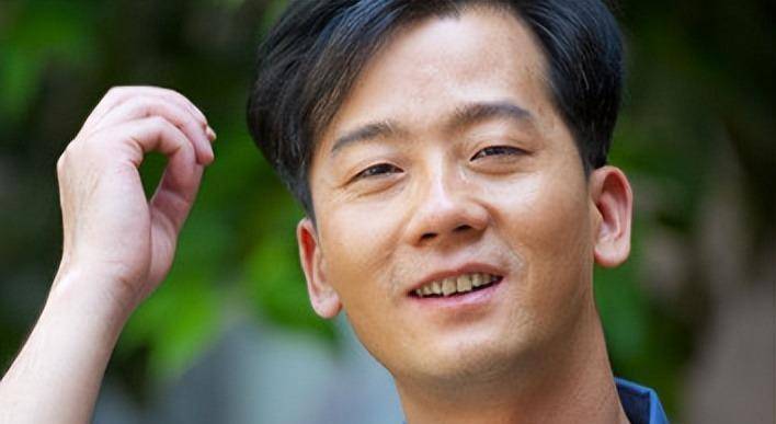 陈创:演活了"狗",也演出了福贵的悲惨,如今47岁就头发花白_表演_父母