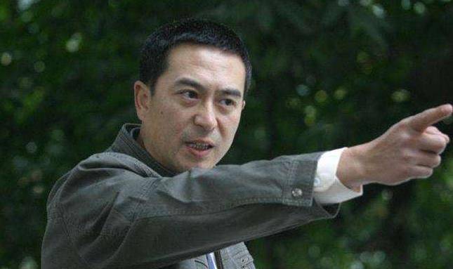 张嘉译居然被说是凤凰男,难道没看过大叔那六亲不认的步伐吗_什么