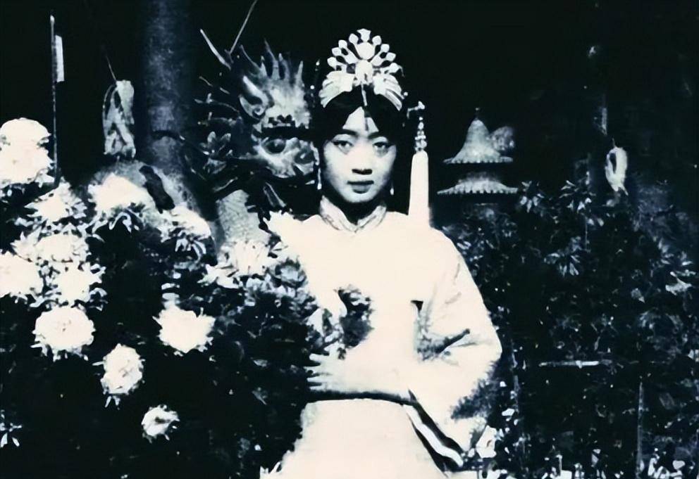 清朝最美格格,痴恋姐夫溥仪终身未嫁,最终因吃饺子被噎死_王敏彤_生活