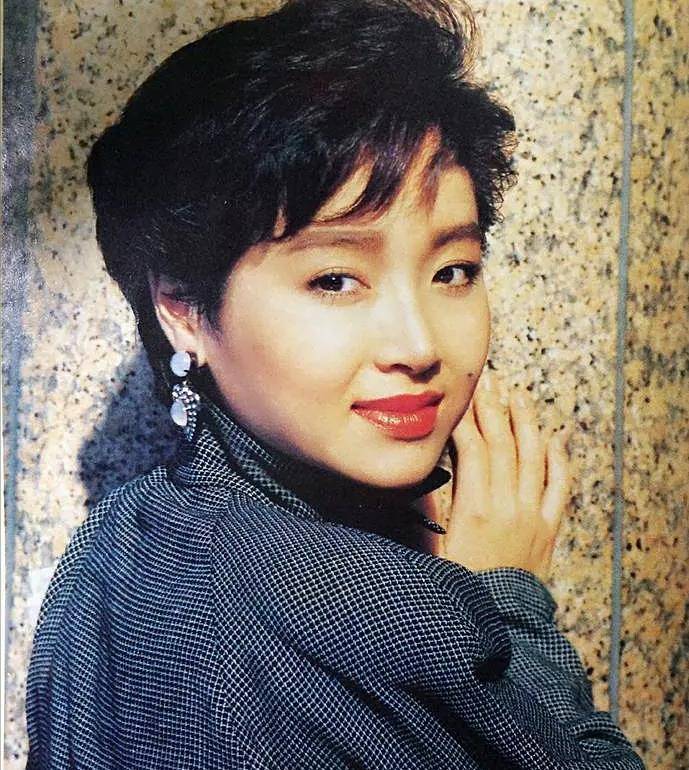 "苗翠花"恬妞的唏嘘过往,一婚嫁富商被骗,二婚嫁万梓良又分手