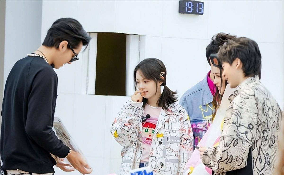 2014年"周一见",奠定卓伟第一狗仔地位,却也暗示了他的结局_明星_姚笛