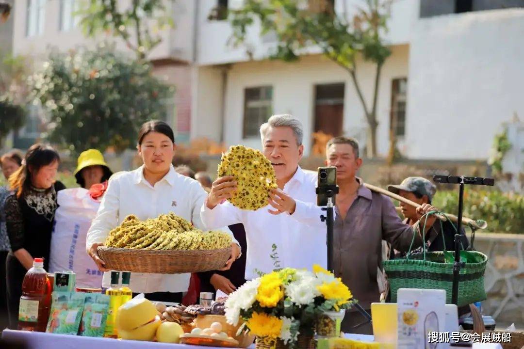 湖北省人大代表徐志新:走百村賣百家貨,做農民的好