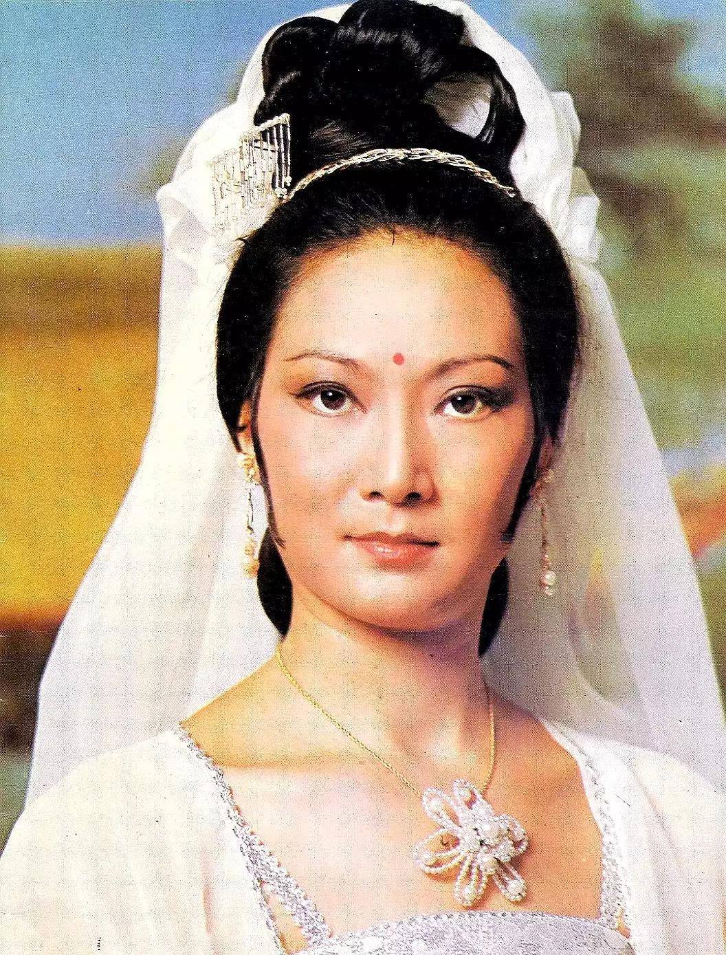 《神雕侠侣》中饰演黄蓉,被誉为最美"中年黄蓉"欧阳佩珊欧阳慧珊(饰演