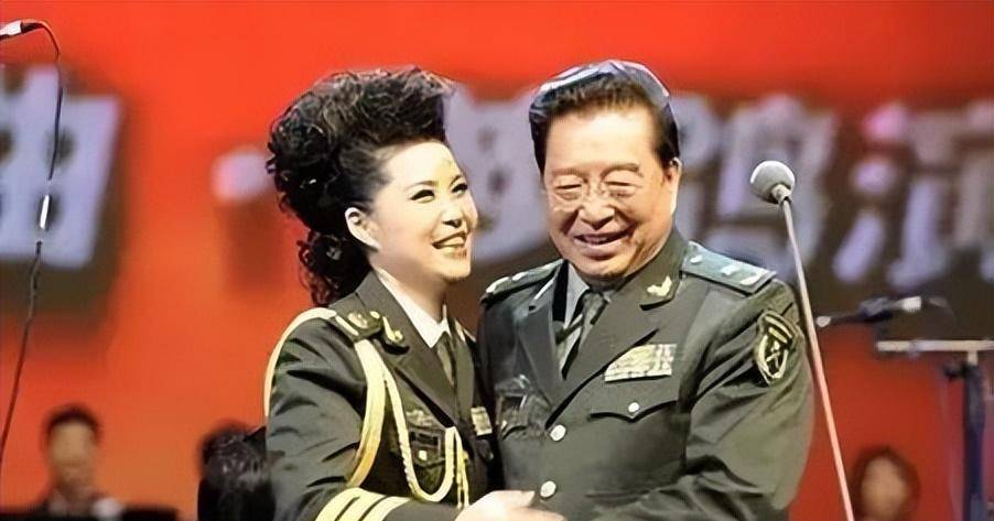 2011年,李双江的爱子李天一,开着宝马将一奥迪车主打得头破血流_梦鸽