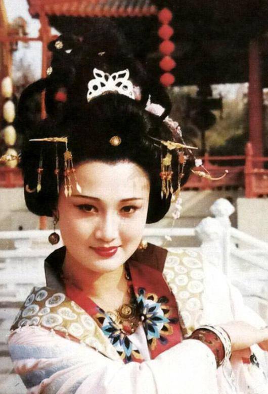 林芳兵还是有些着急,但好在上天还是赏识林芳兵,电视剧《唐明皇》找到