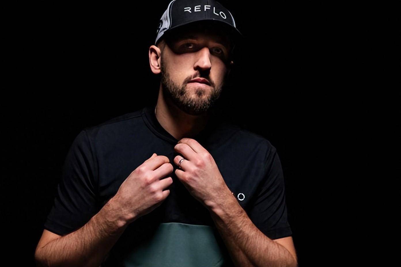 拜仁慕尼黑队和英格兰前锋哈里·凯恩投资运动品牌 reflo_高尔夫球