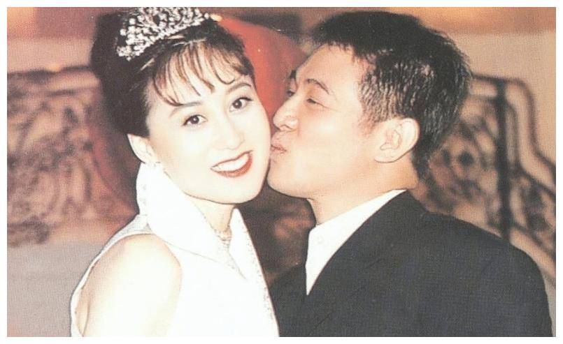 身材颜值大变样,满脸皱纹身材佝偻到认不出_李连杰_香港_女儿