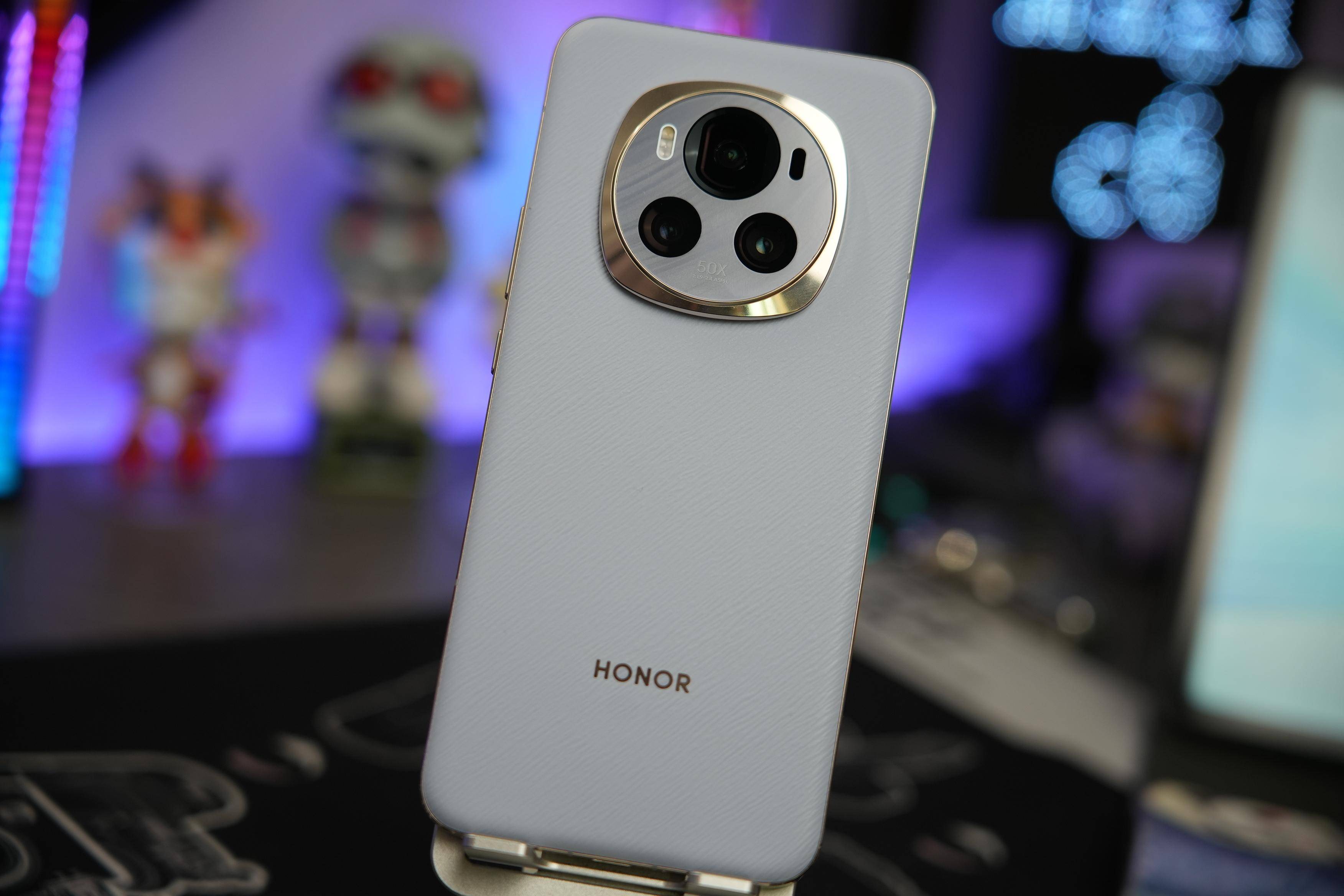 荣耀Magic6标准版带来的Pro级丝滑体验，流云紫配色惊艳登场！