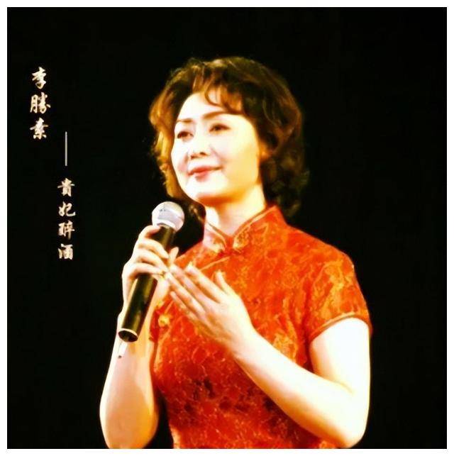 57岁不会做饭不会做家务,闹过四个绯闻老公,却没有一